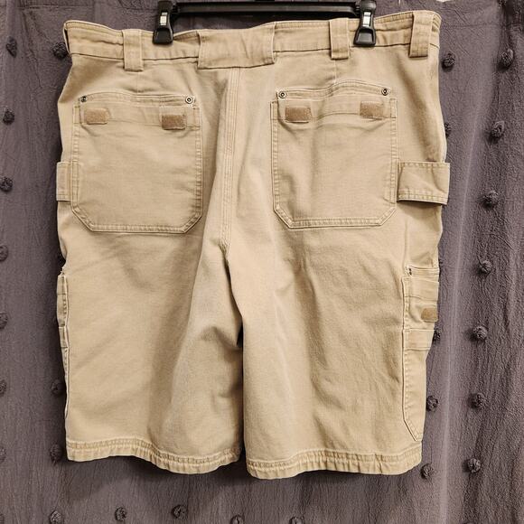 DULUTH TRADING CO Shorts Mens 40 (42) Tan 12" Cargo Heavy Pockets Flex Fire Hose - Picture 3 of 12